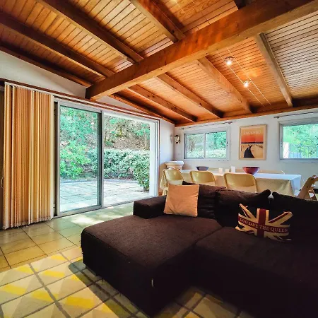Maison Chaleureuse Et Spacieuse
